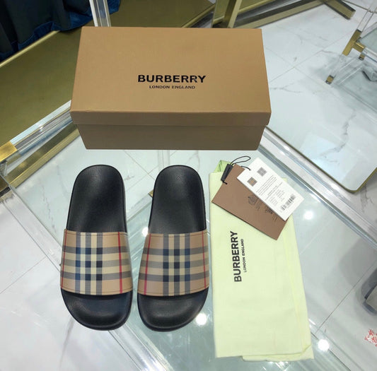 BURBERRY SLIDES