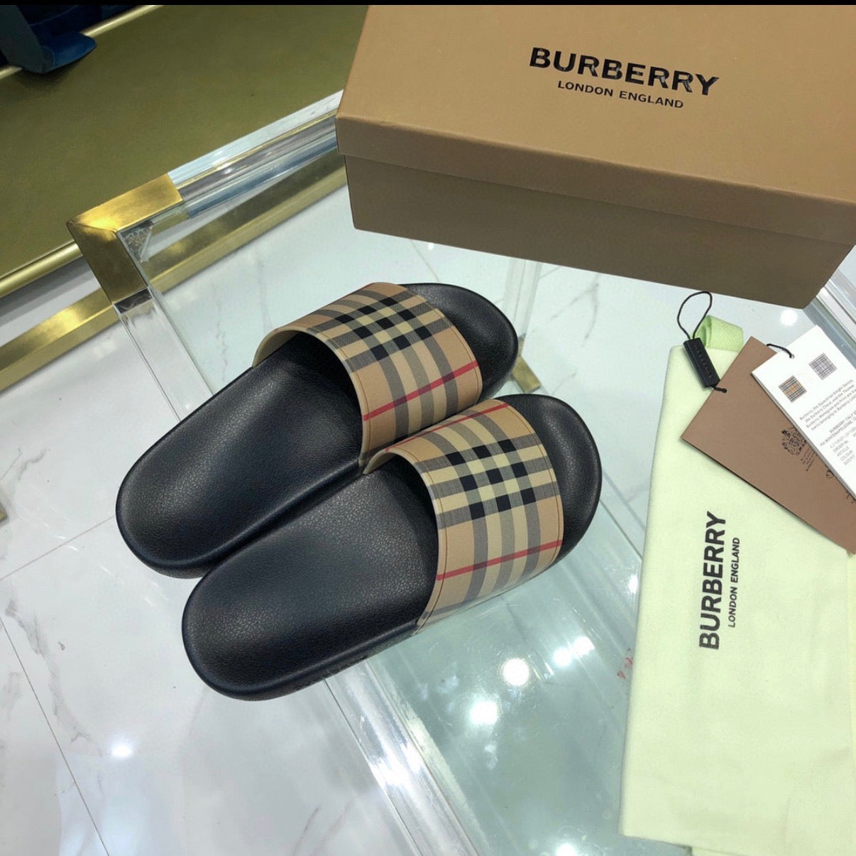 BURBERRY SLIDES